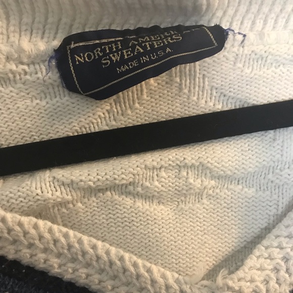 Vintage V-Neck Sweater with Heart Shaped Cable Knit Pattern - Picture 4 of 4